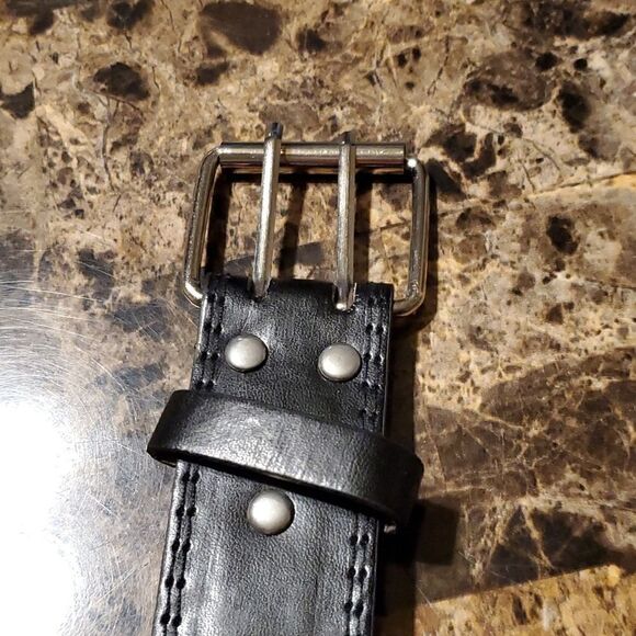 1.5 inch wide black two holed belt - Picture 4 of 5